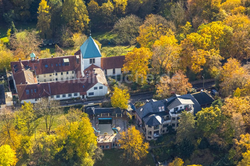 Luftaufnahme Witten - Herbstluftbild Gebäudekomplex des Klosters Kloster der Karmelitinnen in Witten im Bundesland Nordrhein-Westfalen, Deutschland