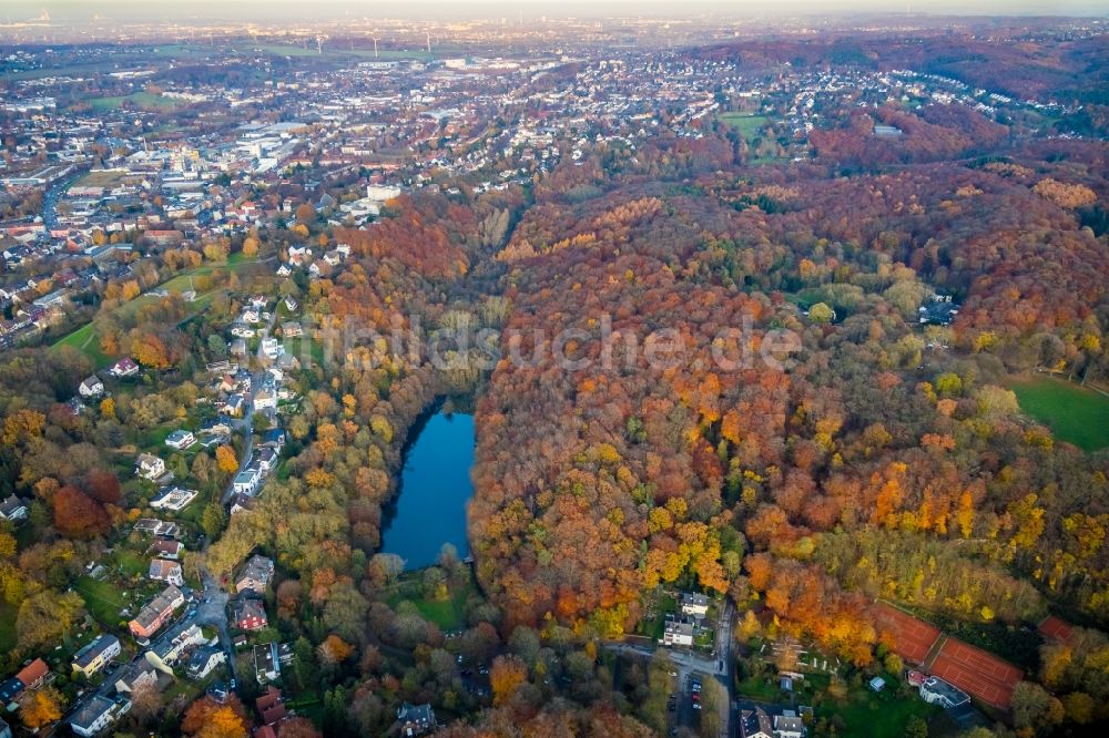 Luftbild Witten - Herbstluftbild Gesamtübersicht und Stadtgebiet mit Außenbezirken und Innenstadtbereich in Witten im Bundesland Nordrhein-Westfalen, Deutschland