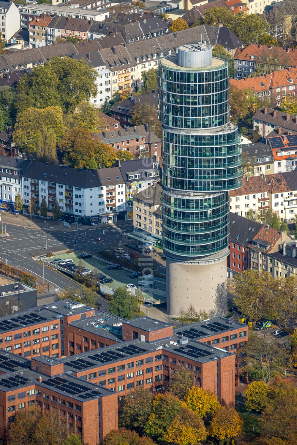 Luftbild Bochum - Herbstluftbild Hochhaus Exenterhouse Exenterhaus Bochum an der Universitätsstraße in Bochum, Nordrhein-Westfalen, Deutschland