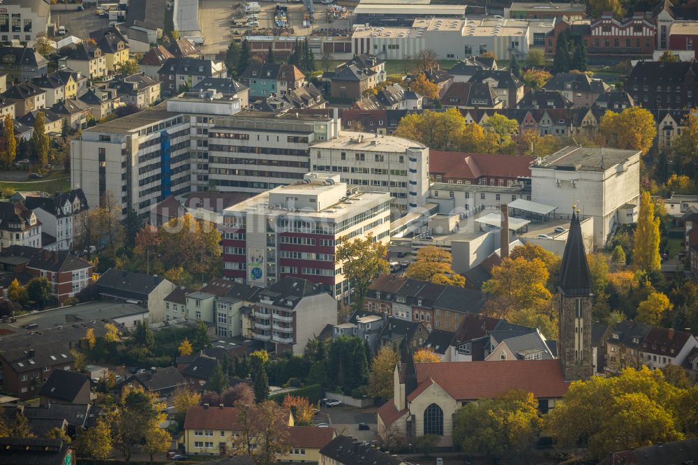 Luftaufnahme Hamm - Herbstluftbild Klinikgelände des Krankenhauses Evangelisches Krankenhaus Hamm in Hamm im Bundesland Nordrhein-Westfalen, Deutschland