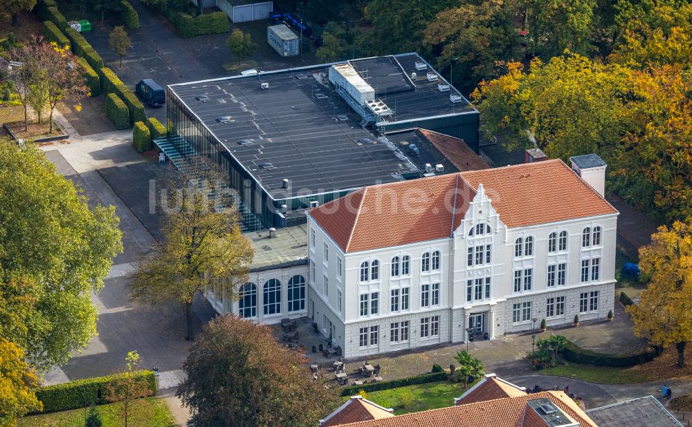 Hamm von oben - Herbstluftbild Klinikgelände des Krankenhauses Klinik für Manuelle Therapie in Hamm im Bundesland Nordrhein-Westfalen, Deutschland