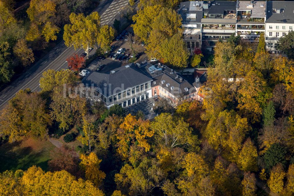 Düsseldorf aus der Vogelperspektive: Herbstluftbild Kunstzentrum Künstlerverein Malkasten in Düsseldorf im Bundesland Nordrhein-Westfalen, Deutschland