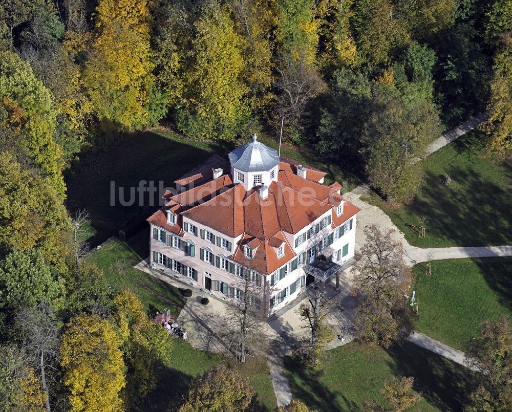 Hechingen von oben - Herbstluftbild Palais des Schloss Lindich in Hechingen im Bundesland Baden-Württemberg, Deutschland