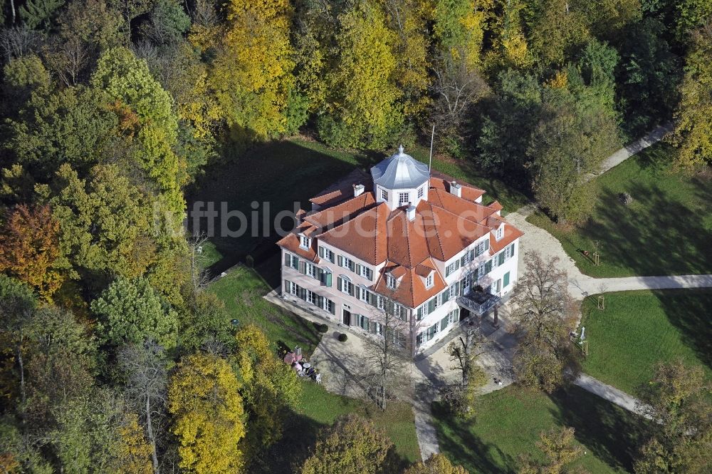 Hechingen aus der Vogelperspektive: Herbstluftbild Palais des Schloss Lindich in Hechingen im Bundesland Baden-Württemberg, Deutschland