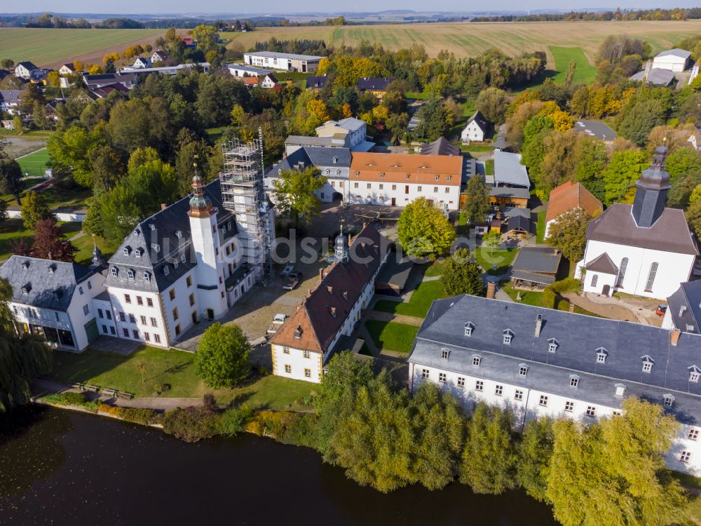 Blankenhain aus der Vogelperspektive: Herbstluftbild Schloss Blankenhain in Blankenhain im Bundesland Sachsen, Deutschland