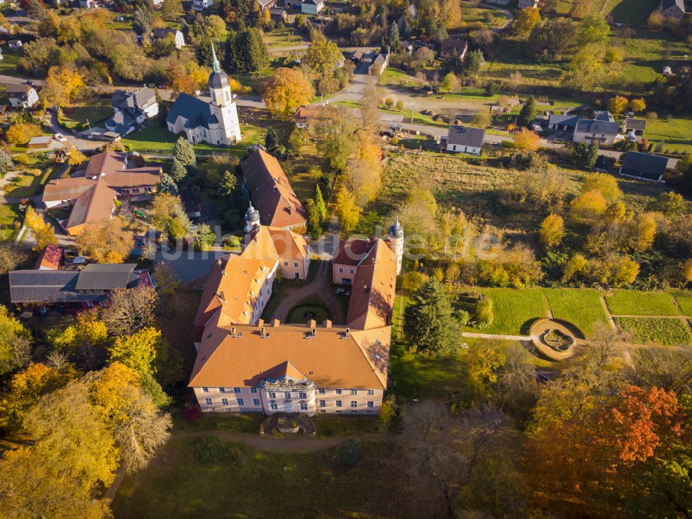 Dippoldiswalde aus der Vogelperspektive: Herbstluftbild Schlosspark Reichstädt in Dippoldiswalde im Bundesland Sachsen, Deutschland