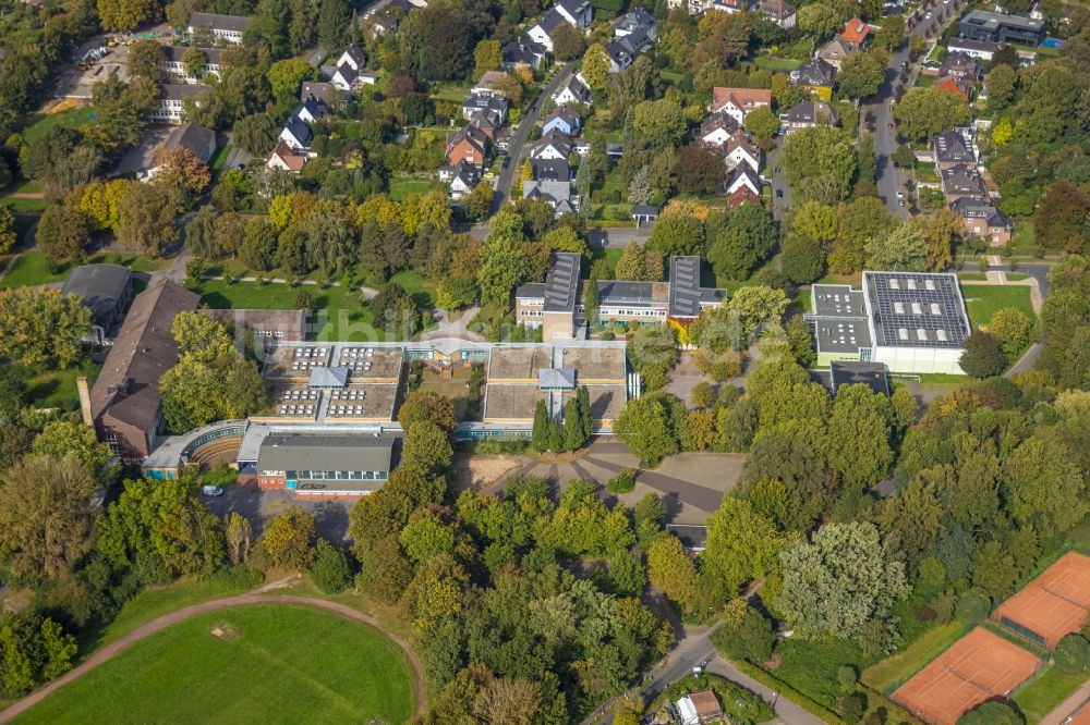 Dortmund von oben - Herbstluftbild Schulgebäude Gesamtschule Gartenstadt im Ortsteil Gartenstadt-Süd in Dortmund im Bundesland Nordrhein-Westfalen, Deutschland