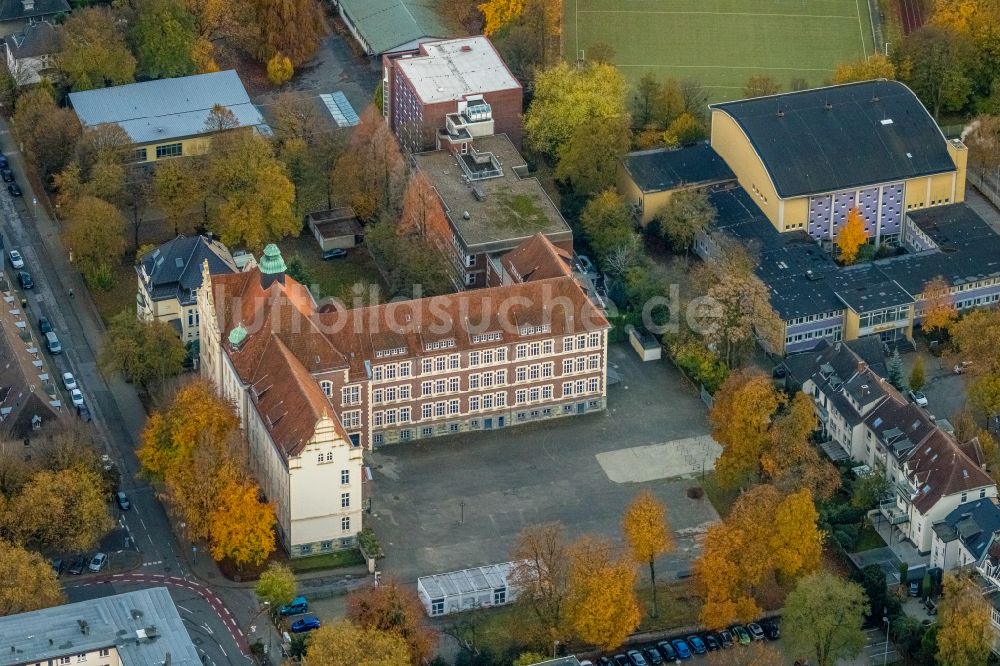 Gelsenkirchen von oben - Herbstluftbild Schulgebäude Leibniz-Gymnasium im Ortsteil Buer in Gelsenkirchen im Bundesland Nordrhein-Westfalen, Deutschland