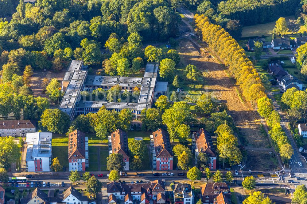 Herne aus der Vogelperspektive: Herbstluftbild Schulgebäude Otto-Hahn-Gymnasium Herne in Herne im Bundesland Nordrhein-Westfalen, Deutschland