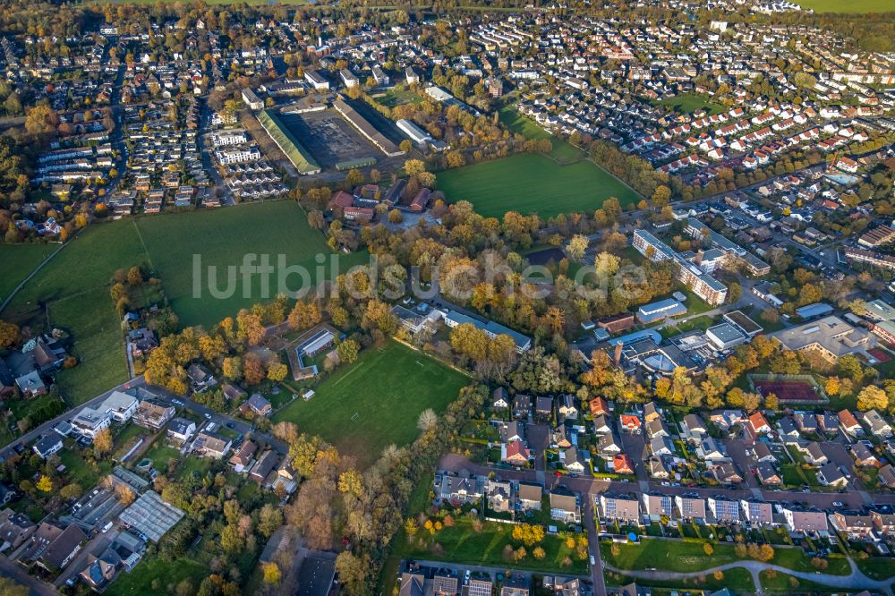 Luftbild Hamm - Herbstluftbild Sportplatz- Fussballplatz in Hamm im Bundesland Nordrhein-Westfalen, Deutschland