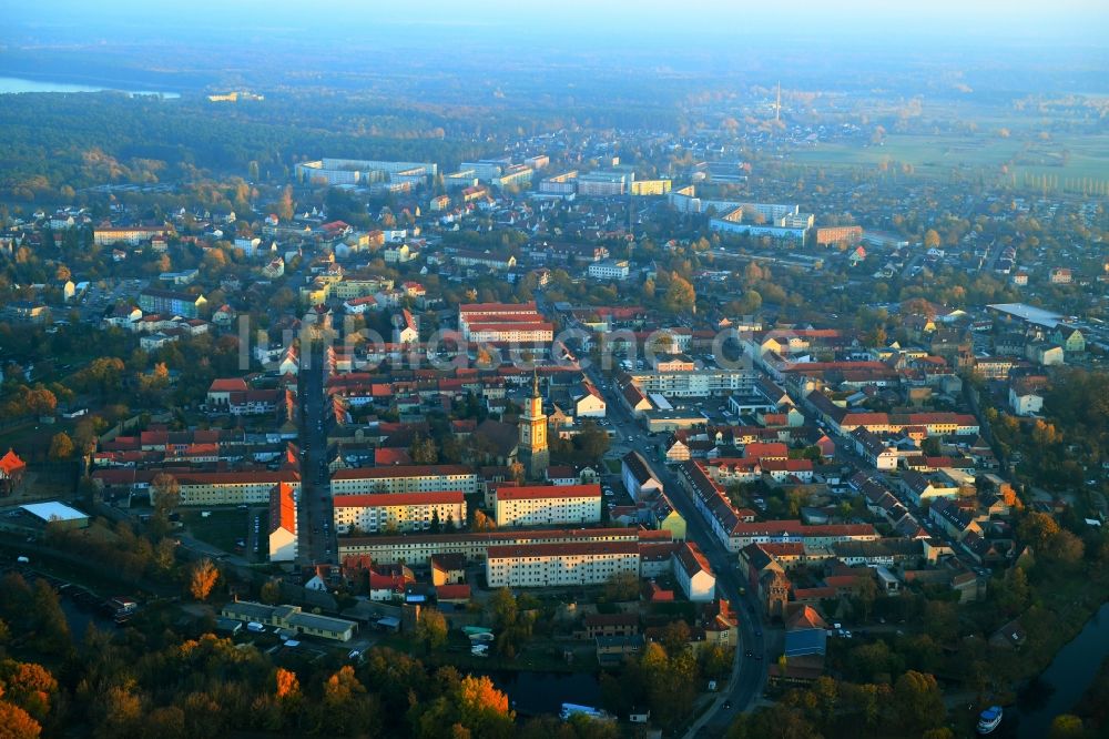 Luftbild Templin - Herbstluftbild Stadtansicht des Innenstadtbereiches in Templin im Bundesland Brandenburg