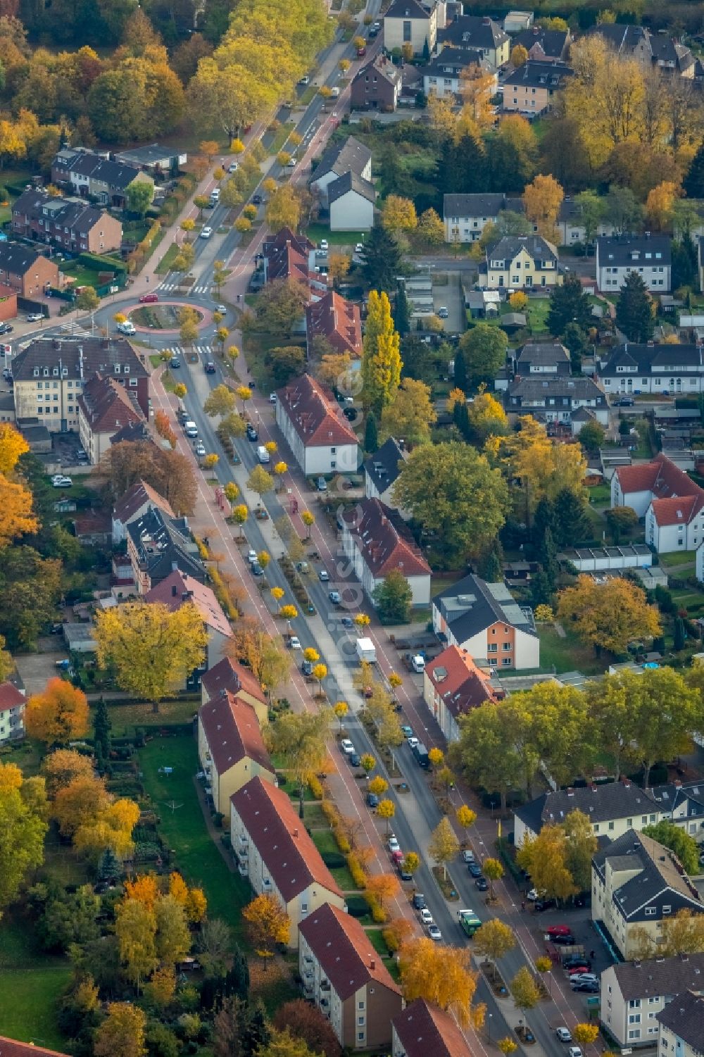 Luftaufnahme Gladbeck - Herbstluftbild der Straßenführung der Horster Straße in Gladbeck im Bundesland Nordrhein-Westfalen, Deutschland