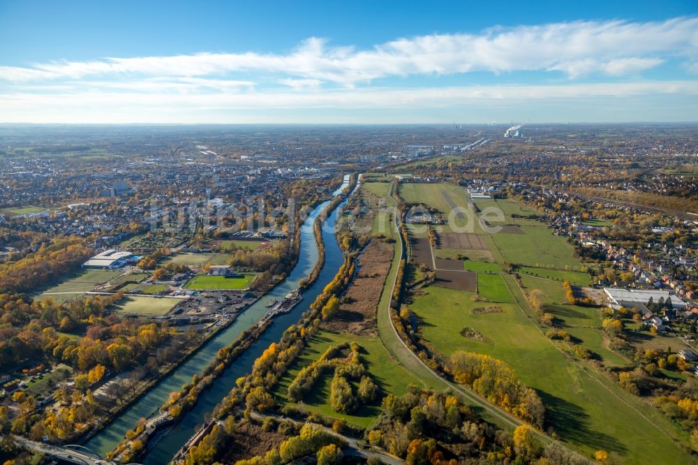 Luftbild Hamm - Herbstluftbild Uferbereiche am Flußverlauf der Lippe und des Datteln-Hamm-Kanal in Hamm im Bundesland Nordrhein-Westfalen, Deutschland