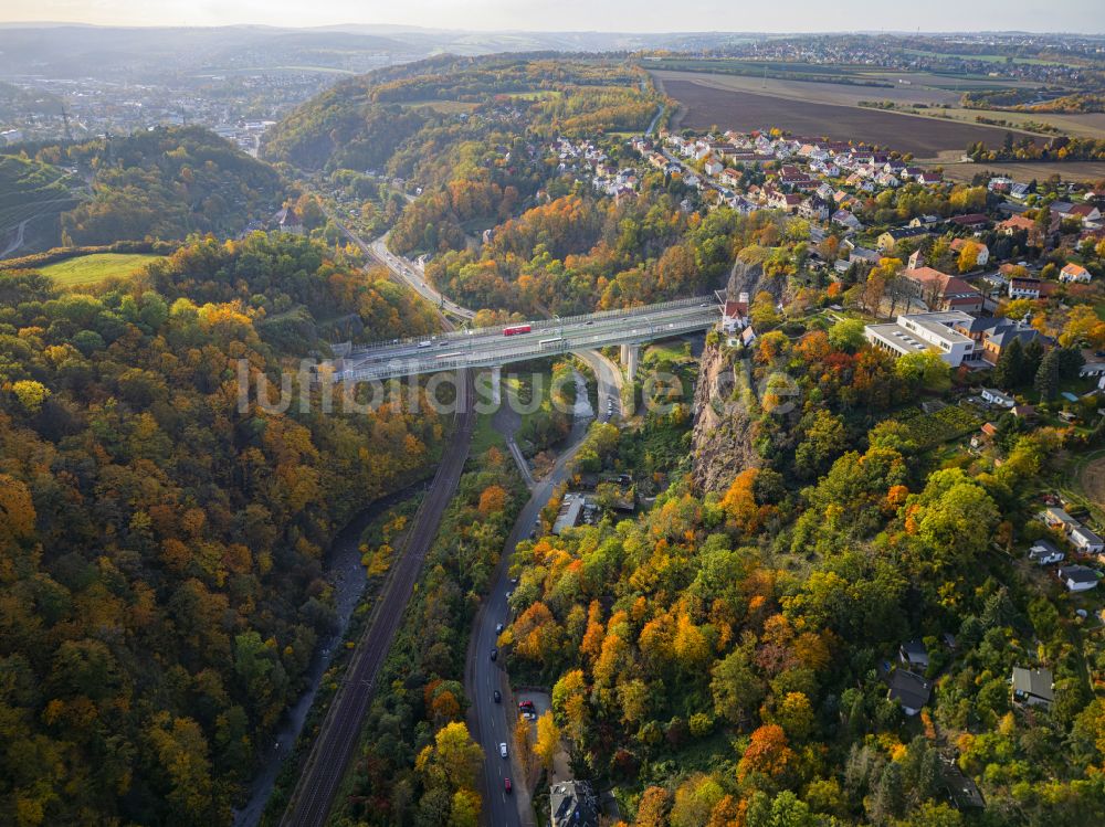 Luftaufnahme Dresden - Herbstluftbild Viadukt Autobahnbrücke der BAB A17 Weißeritztalbrücke in Dresden im Bundesland Sachsen, Deutschland