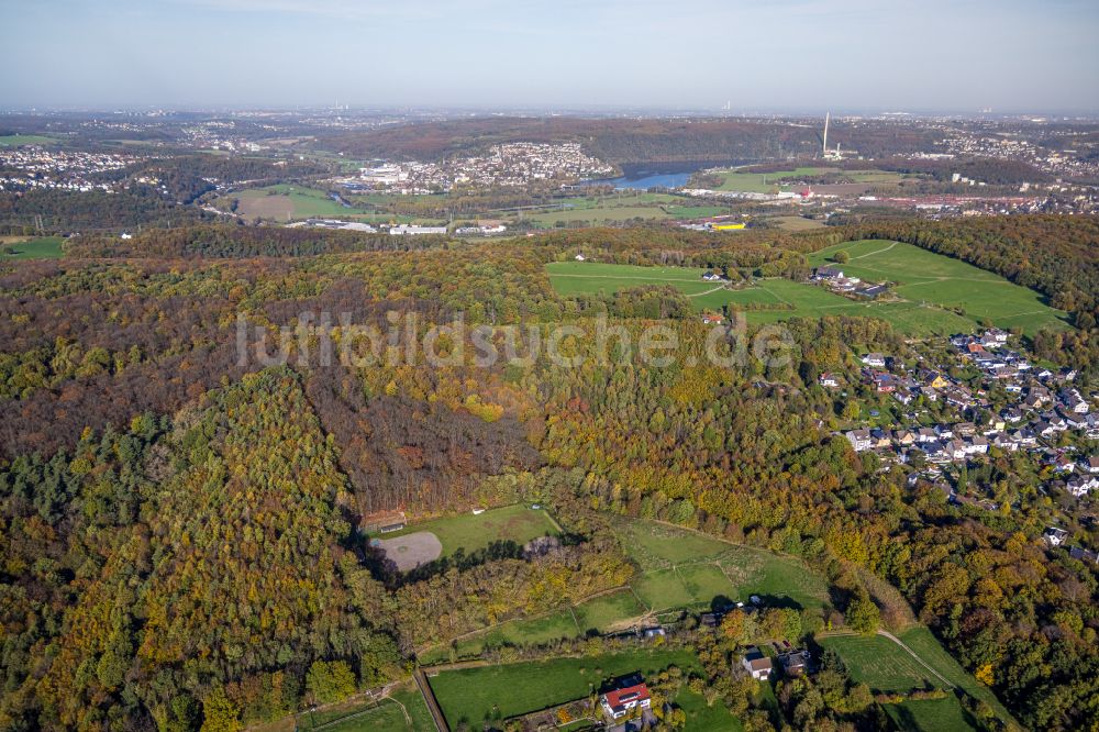 Hagen von oben - Herbstluftbild Von Wald umgebene Ortsansicht in Hagen im Bundesland Nordrhein-Westfalen, Deutschland