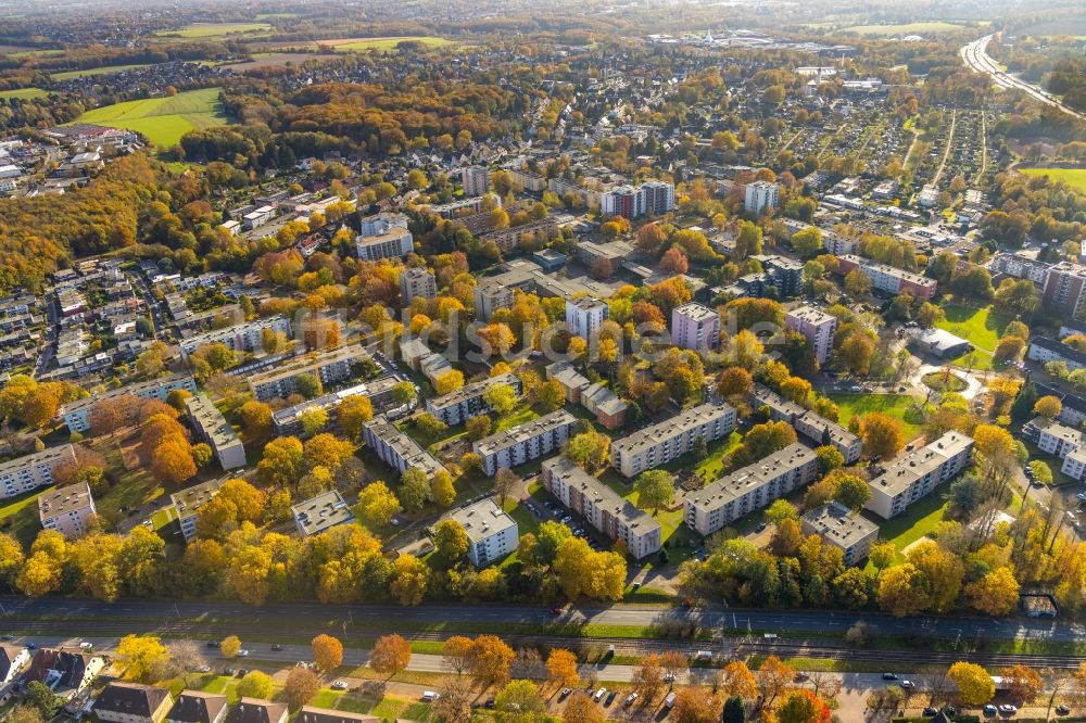 Bochum von oben - Herbstluftbild Wohngebiet der Mehrfamilienhaussiedlung an der Händelstraße im Ortsteil Harpen in Bochum im Bundesland Nordrhein-Westfalen, Deutschland