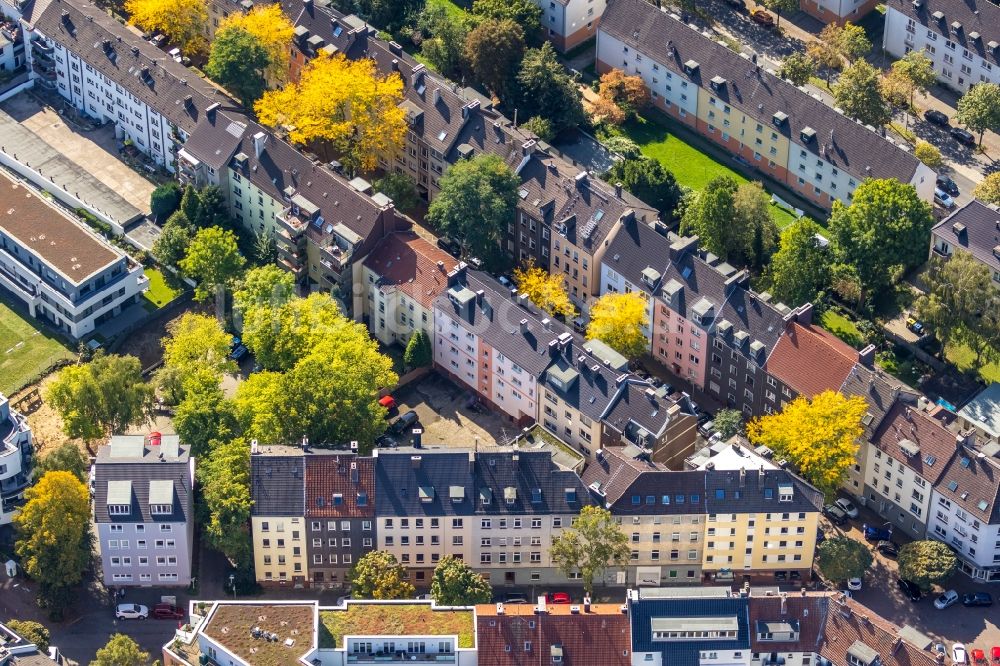 Dortmund aus der Vogelperspektive: Herbstluftbild Wohngebiet einer Reihenhaus- Siedlung Beurhausstraße - Hüttemannstraße in Dortmund im Bundesland Nordrhein-Westfalen, Deutschland