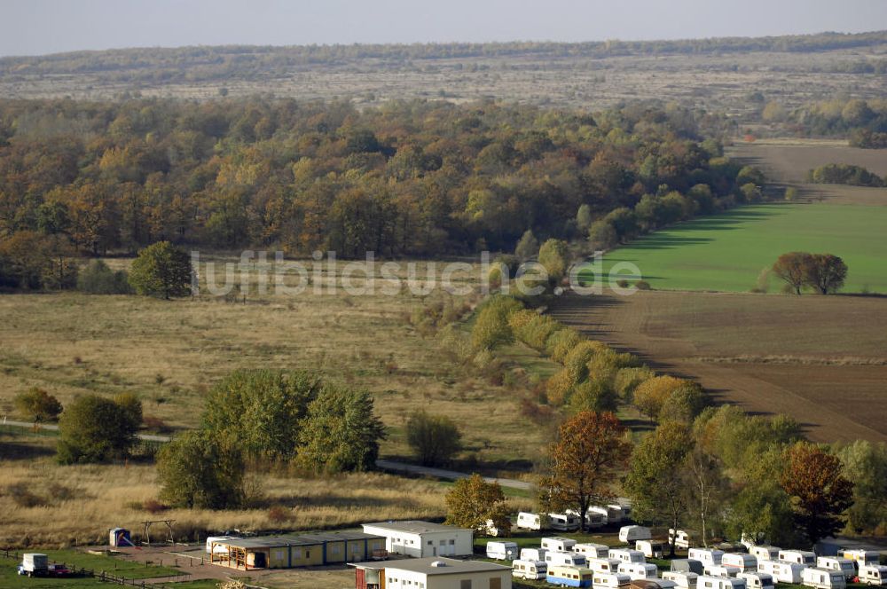 Luftbild Ettenhausen - Herbststimmung an abgeernteten und umgepflügten Feldern bei Ettenhausen in Thüringen.