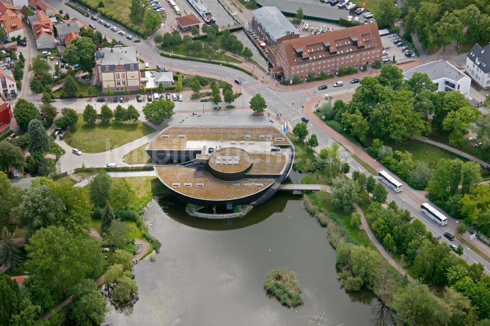 Luftbild Waren (Müritz) - Herrensee und Müritzeum in Waren (Müritz) im Bundesland Mecklenburg-Vorpommern