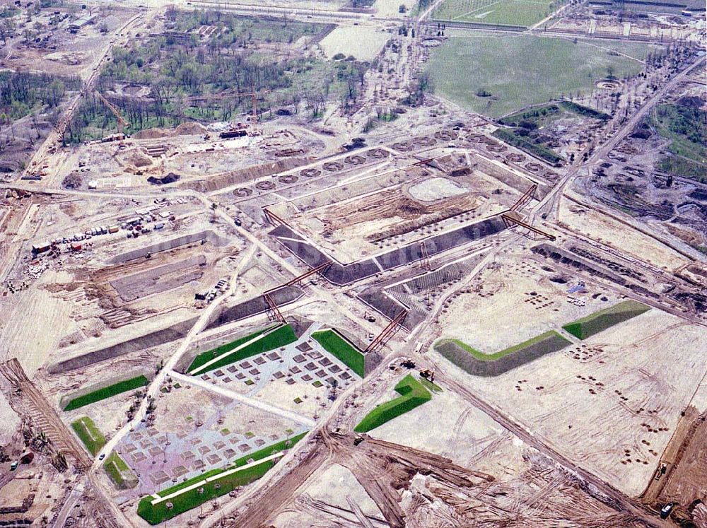 Potsdam von oben - Herrichtung des BUGA - Geländes auf dem ehem. russ. Kasernengelände am Bornstadter Feld in Potsdam.