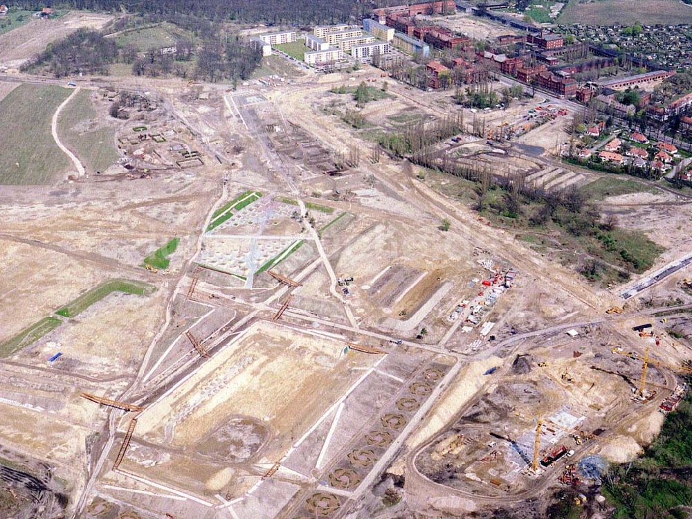 Luftaufnahme Potsdam - Herrichtung des BUGA - Geländes auf dem ehem. russ. Kasernengelände am Bornstadter Feld in Potsdam.