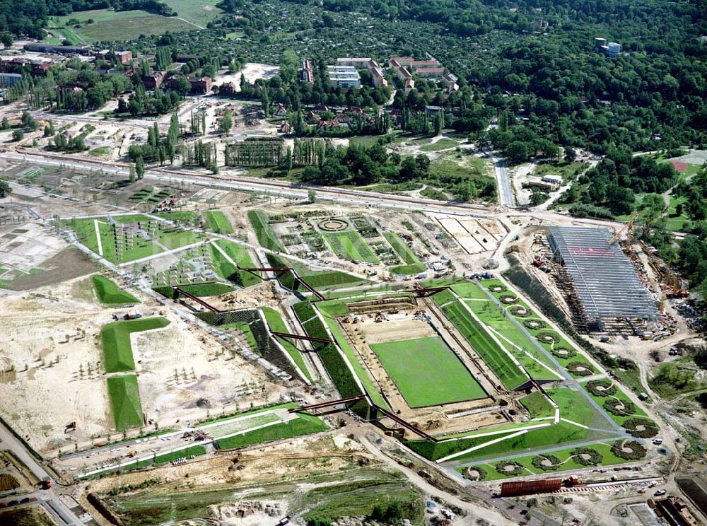 Potsdam von oben - Herrichtung des BUGA - Geländes auf dem ehem. russ. Kasernengelände am Bornstadter Feld in Potsdam.