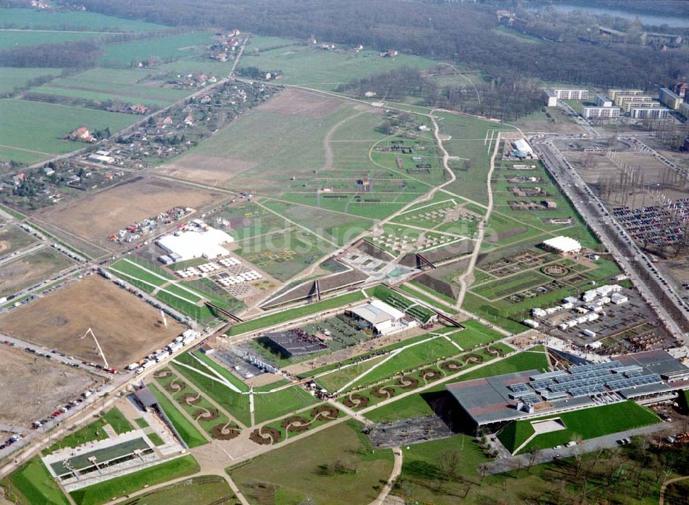 Luftbild Potsdam - Herrichtung des BUGA - Geländes auf dem ehem. russ. Kasernengelände am Bornstadter Feld in Potsdam.