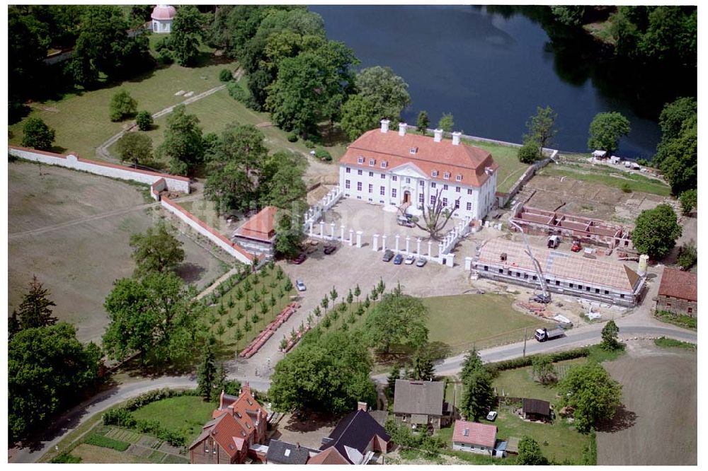 Luftaufnahme Meseberg / BRB - Herrichtung Schloß Meseburg zum Gästehaus der Bundesregierung