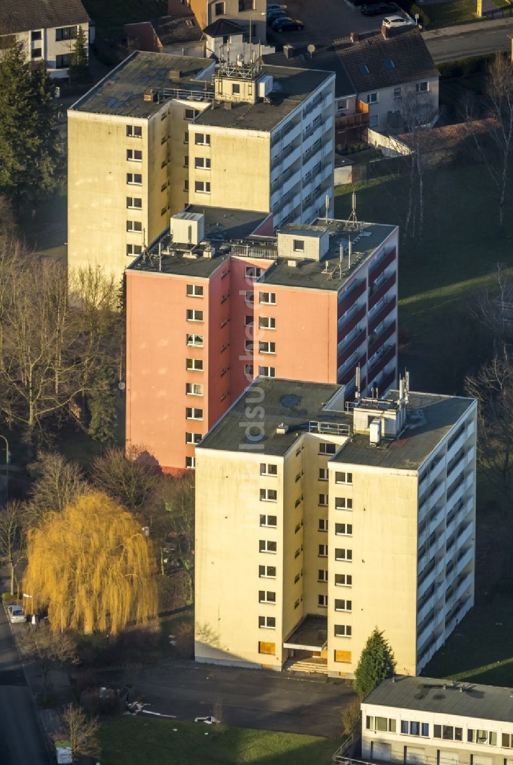 Luftbild Hamm - Herringen Plattenbau- Hochhäuser an der Waldenburger Straße in Hamm im Bundesland Nordrhein-Westfalen