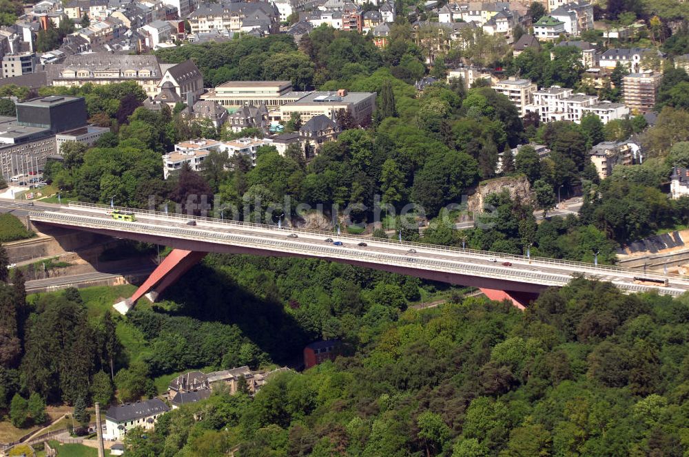 Luxemburg von oben - Herzogin-Charlotte Brücke