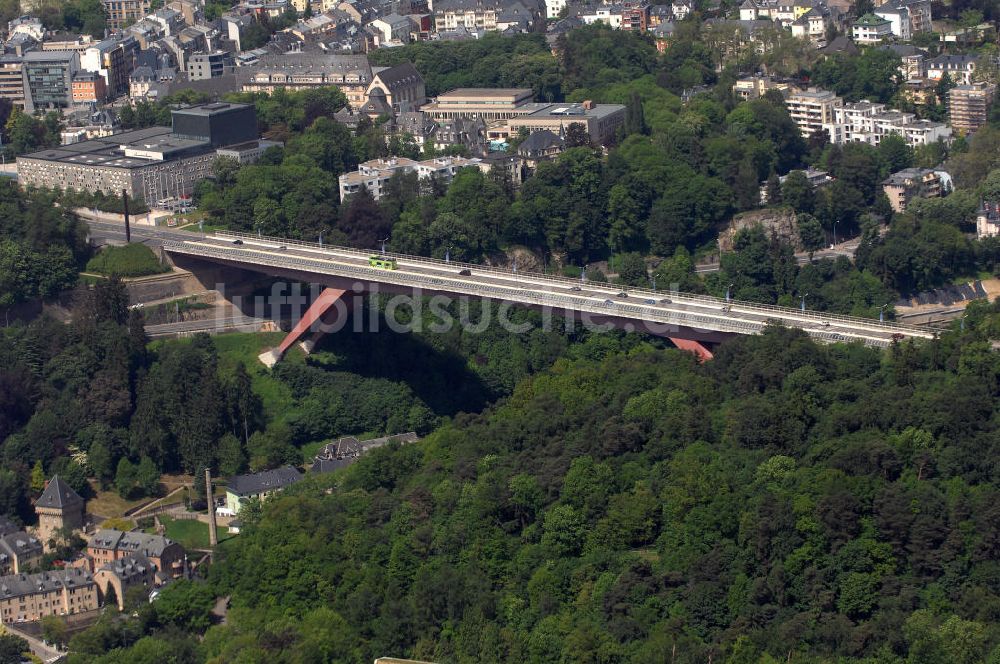 Luxemburg aus der Vogelperspektive: Herzogin-Charlotte Brücke