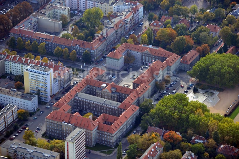 Luftbild Stettin - Heutiges Rathaus von Stettin mit der Parkanlage Jesna Blonia