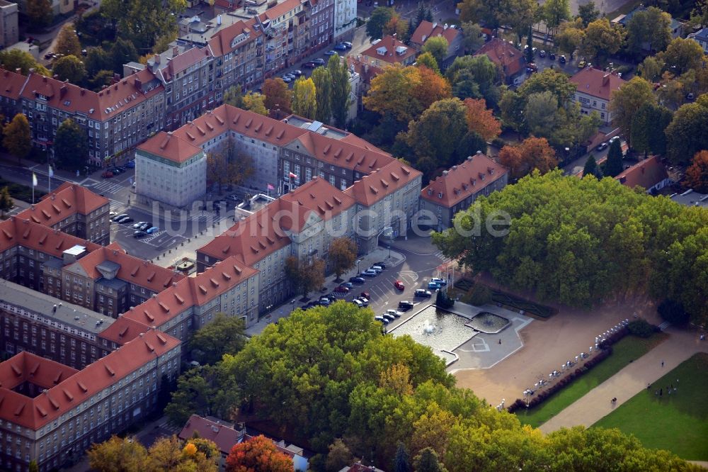 Luftaufnahme Stettin - Heutiges Rathaus von Stettin mit der Parkanlage Jesna Blonia