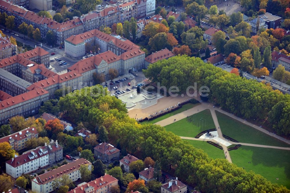 Stettin von oben - Heutiges Rathaus von Stettin mit der Parkanlage Jesna Blonia