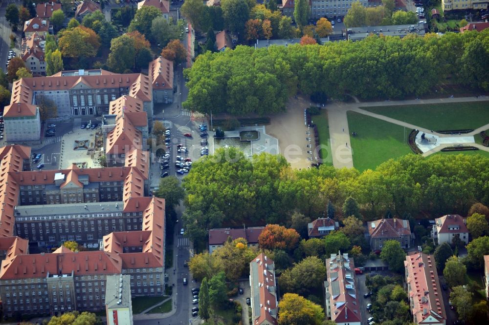 Luftaufnahme Stettin - Heutiges Rathaus von Stettin mit der Parkanlage Jesna Blonia