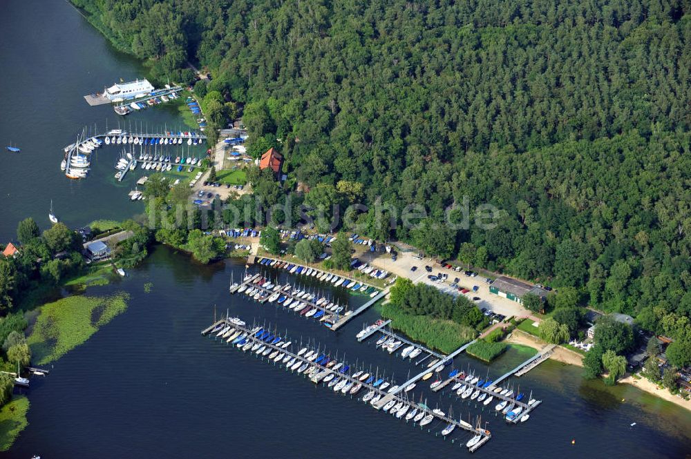 Luftbild Berlin - Häfen am Zugang zur Insel Schwanenwerder