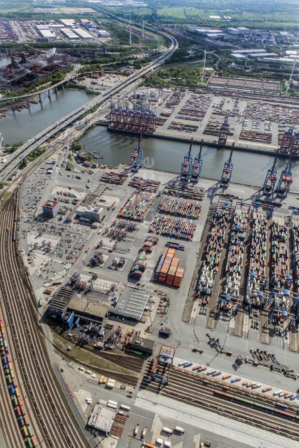 Luftbild Hamburg - HHLA Logistics Container Terminal Burchardkai am Hamburger Hafen in Hamburg