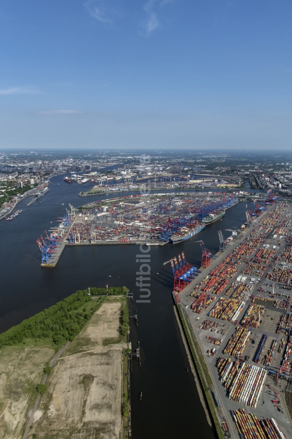 Luftaufnahme Hamburg - HHLA Logistics Container Terminal Burchardkai am Hamburger Hafen in Hamburg