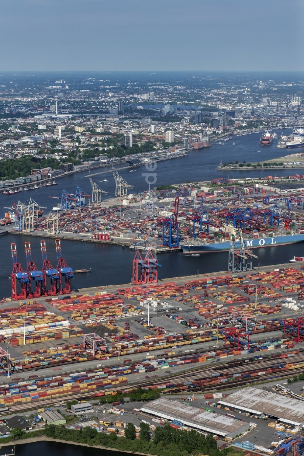 Hamburg von oben - HHLA Logistics Container Terminal Burchardkai am Hamburger Hafen in Hamburg