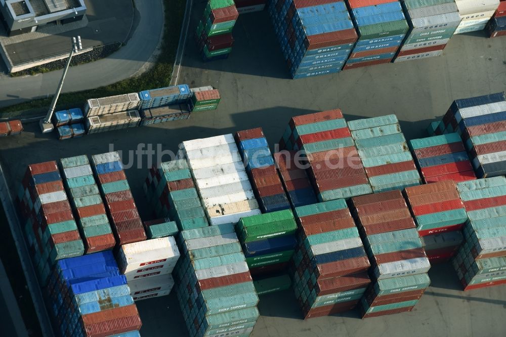 Hamburg von oben - HHLA Logistics Container Terminal Burchhardkai am Hamburger Hafen / Waltershofer Hafen in Hamburg