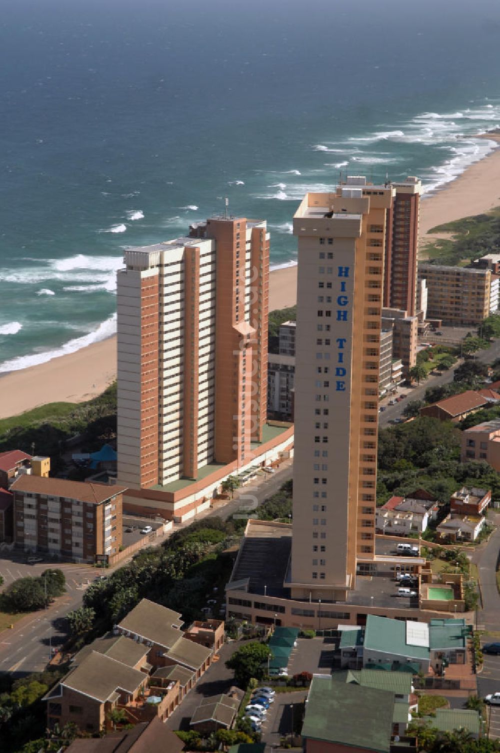 Amanzimtoti aus der Vogelperspektive: High Tide Hotelanlage an der Kingsway Street in Amanzimtoti