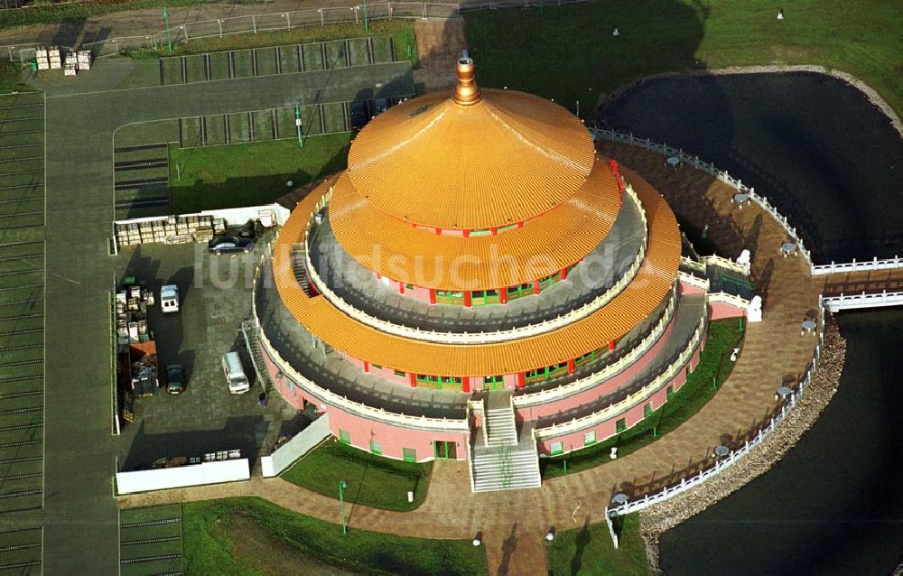 Luftaufnahme Hohen Neuendorf / Brandenburg - Himmelspagode (größtes europäisches Chinarestaurant) an der Oranienburger Straße 3 in 16540 Hohen Neuendorf