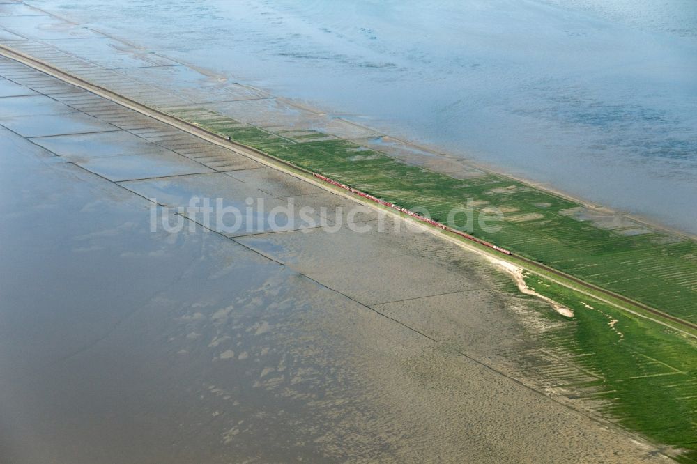 Sylt aus der Vogelperspektive: Hindenburgdamm zur Insel Sylt im Bundesland Schleswig-Holstein