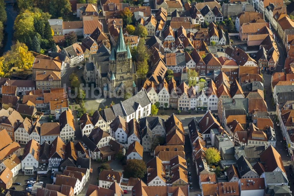 Luftaufnahme Warendorf - Historische Altstadt mit Marktplatz und Laurentiuskirche in Warendorf im Bundesland Nordrhein-Westfalen