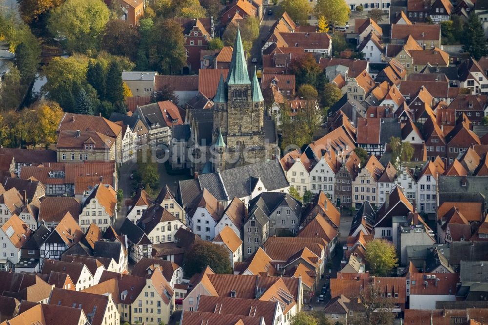 Luftaufnahme Warendorf - Historische Altstadt mit Marktplatz und Laurentiuskirche in Warendorf im Bundesland Nordrhein-Westfalen