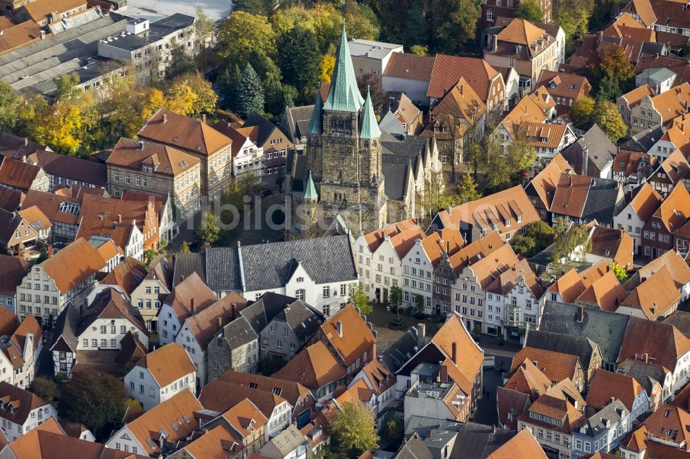 Warendorf von oben - Historische Altstadt mit Marktplatz und Laurentiuskirche in Warendorf im Bundesland Nordrhein-Westfalen