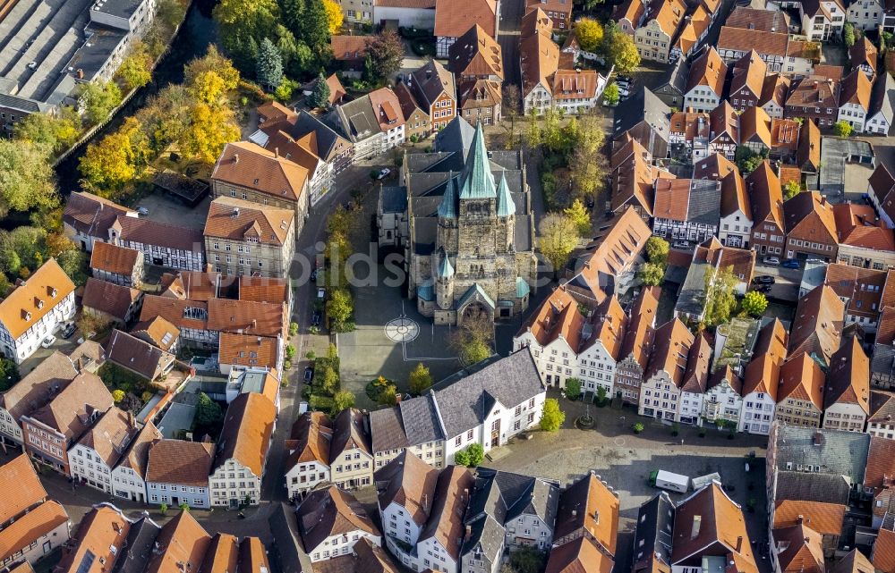 Luftaufnahme Warendorf - Historische Altstadt mit Marktplatz und Laurentiuskirche in Warendorf im Bundesland Nordrhein-Westfalen