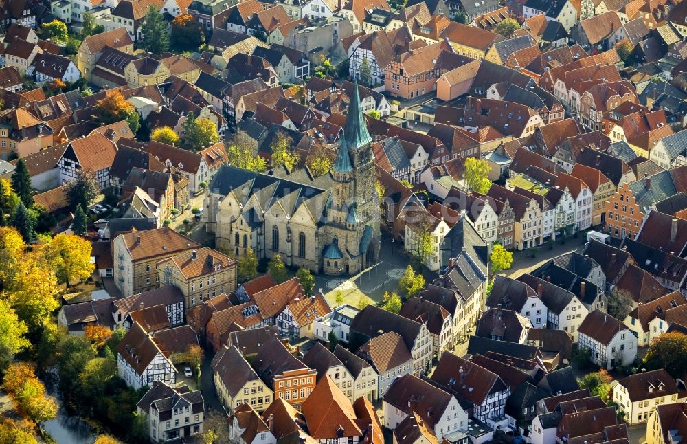 Warendorf von oben - Historische Altstadt mit Marktplatz und Laurentiuskirche in Warendorf im Bundesland Nordrhein-Westfalen