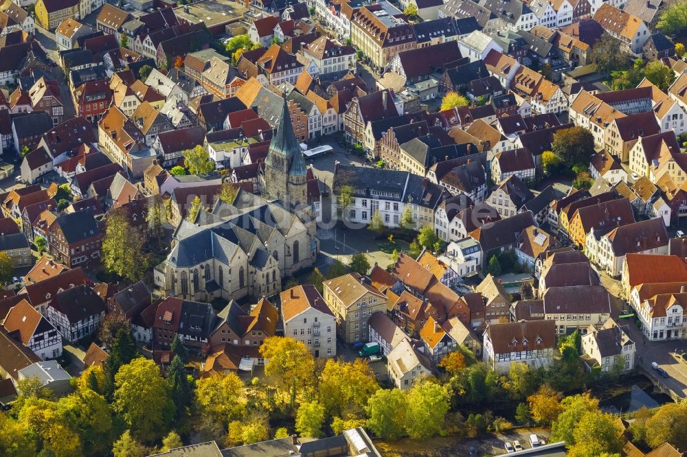 Luftaufnahme Warendorf - Historische Altstadt mit Marktplatz und Laurentiuskirche in Warendorf im Bundesland Nordrhein-Westfalen