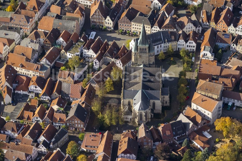 Warendorf aus der Vogelperspektive: Historische Altstadt mit Marktplatz und Laurentiuskirche in Warendorf im Bundesland Nordrhein-Westfalen